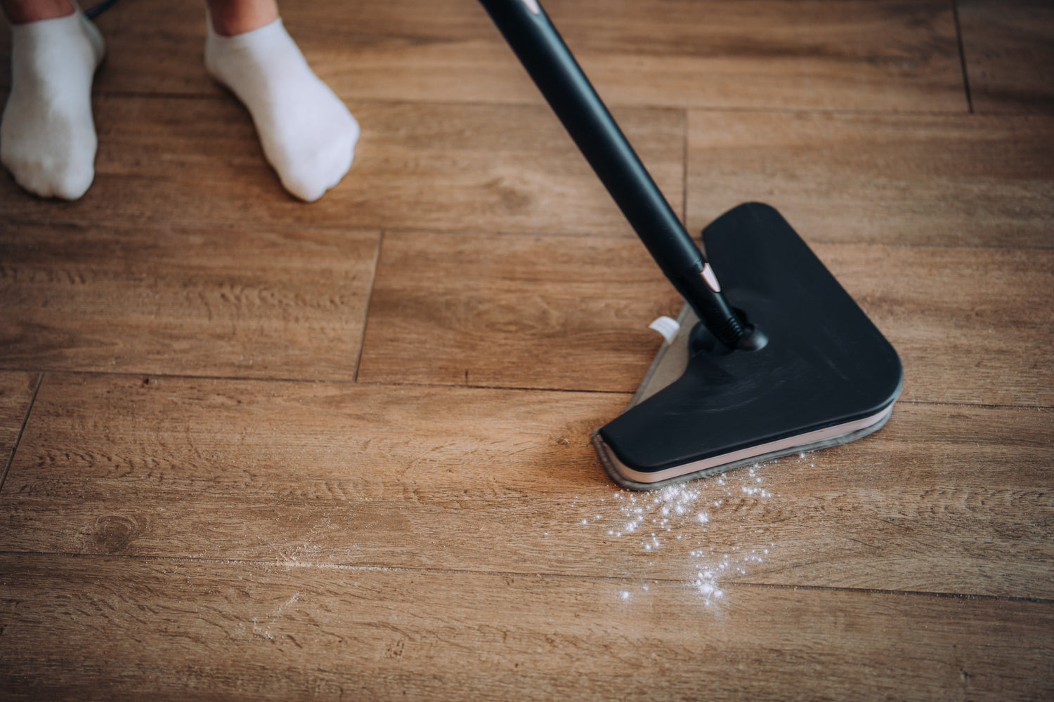 huis schoonmaken met een stoomreiniger